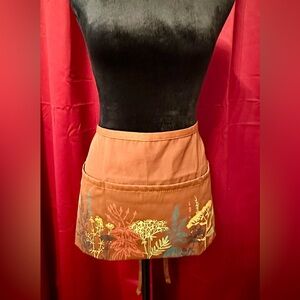 Embroidered Brown Waist Apron with Front Pocket